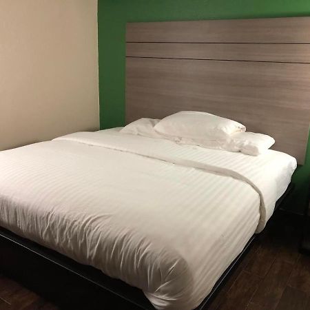 Travelers Inn And Suites Wharton Zewnętrze zdjęcie