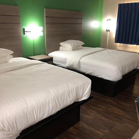 Travelers Inn And Suites Wharton Zewnętrze zdjęcie