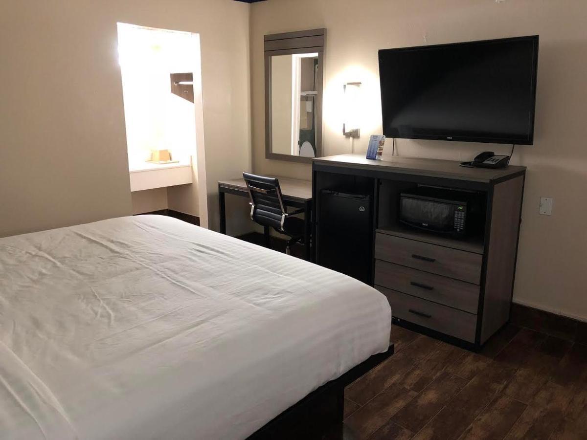Travelers Inn And Suites Wharton Zewnętrze zdjęcie