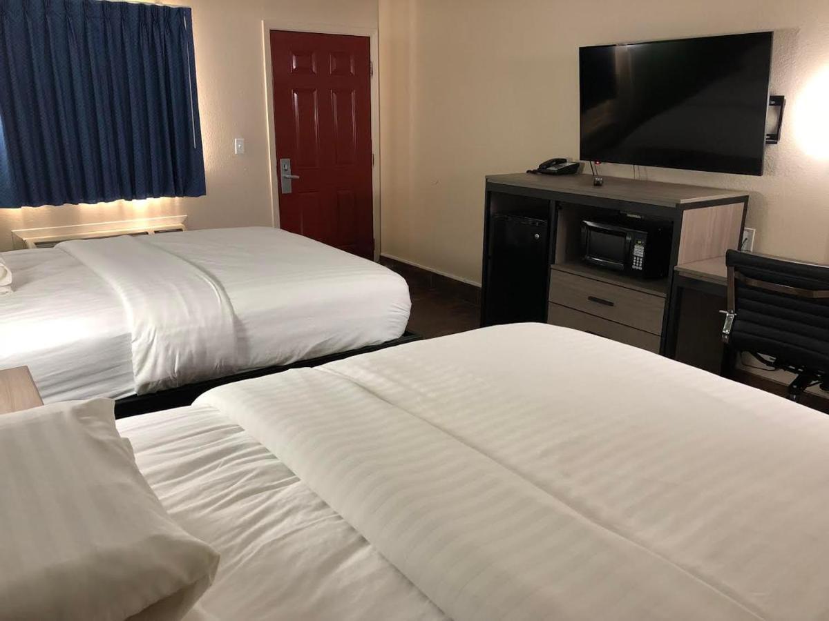 Travelers Inn And Suites Wharton Zewnętrze zdjęcie