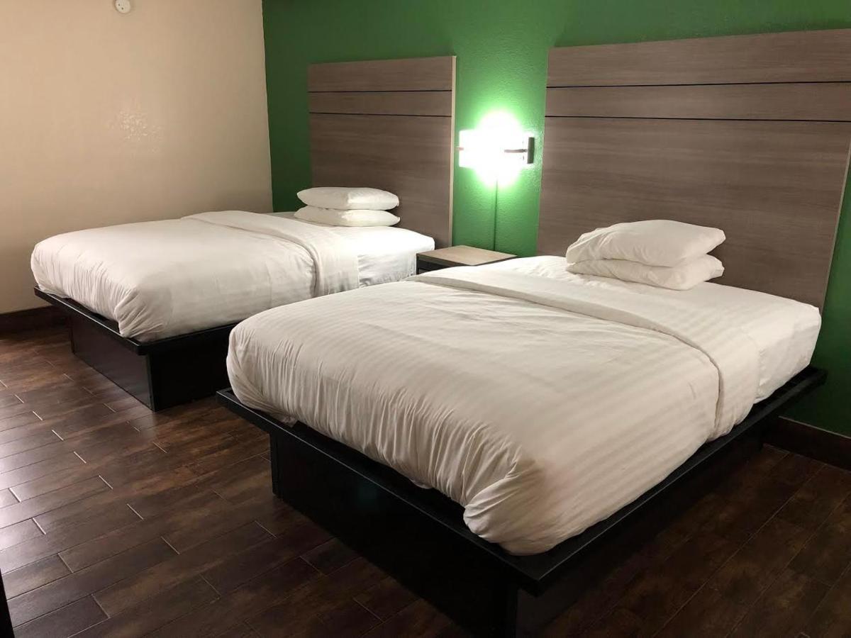Travelers Inn And Suites Wharton Zewnętrze zdjęcie