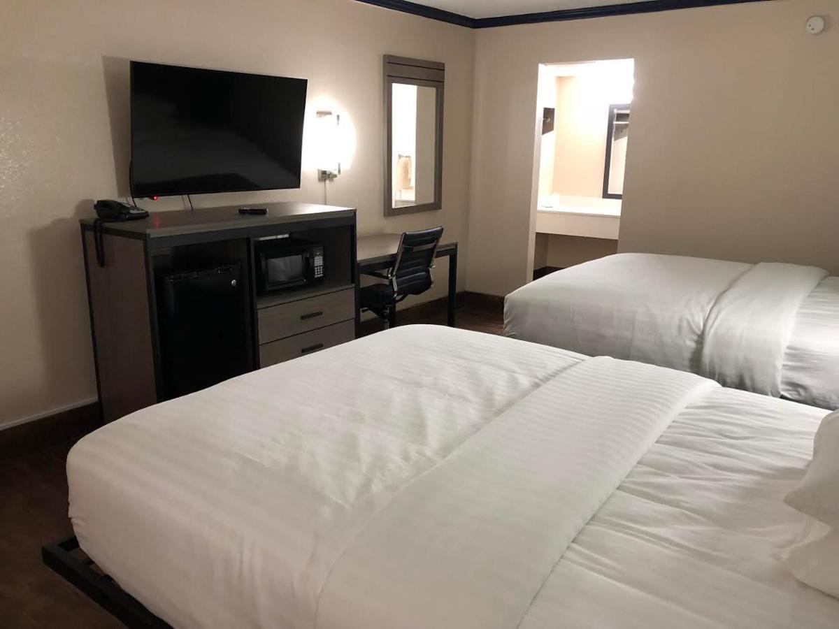 Travelers Inn And Suites Wharton Zewnętrze zdjęcie